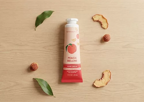Kem dưỡng da tay Bath & Body Works Peach Bellini mang đến cảm gi&aacute;c thoải m&aacute;i v&agrave; mềm mại cho l&agrave;n da kh&ocirc; r&aacute;p.