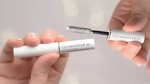 Chuốt dưỡng mi Lancome Cils Booster XL Mascara Base giúp dưỡng mi dài, dày, cong tự nhiên. Bảo vệ và tăng cường độ bám của mascara cho đôi mắt quyến rũ.