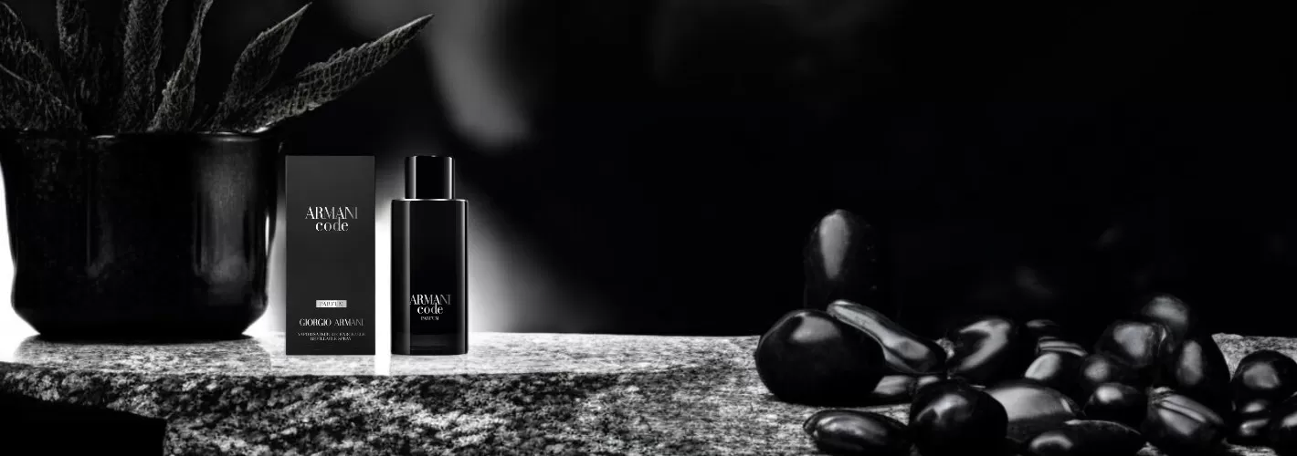 Nước hoa mini Armani Code Parfum 15ml dành cho nam, mùi hương quyến rũ, nam tính. Thêm nét cuốn hút với nước hoa nam đẳng cấp từ thương hiệu Armani.