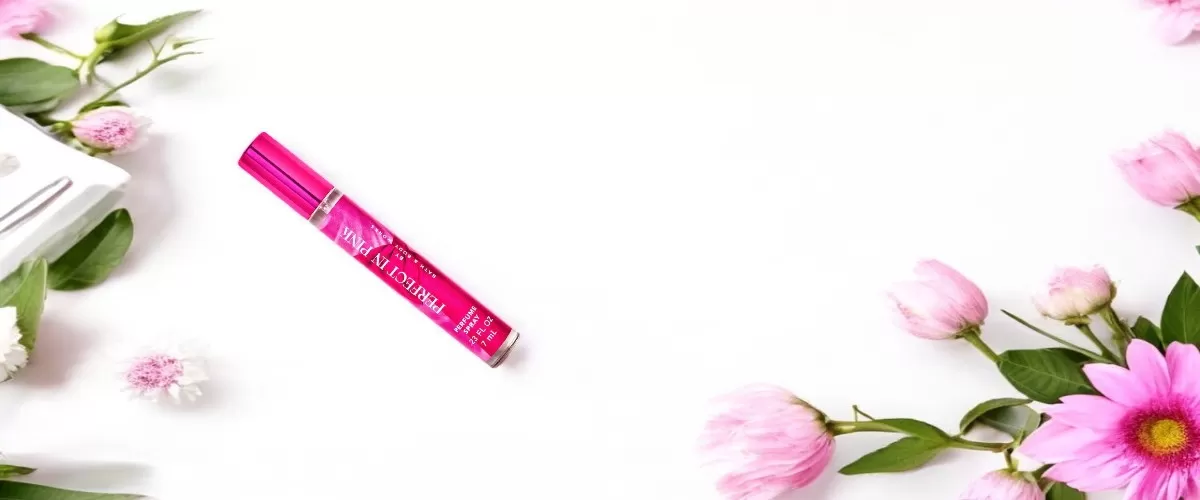 Nước hoa mini Bath and Body Works Perfect in Pink 7ml - hương thơm sang trọng, bền lâu. Món phụ kiện không thể thiếu để tôn vinh vẻ đẹp nữ tính của bạn.