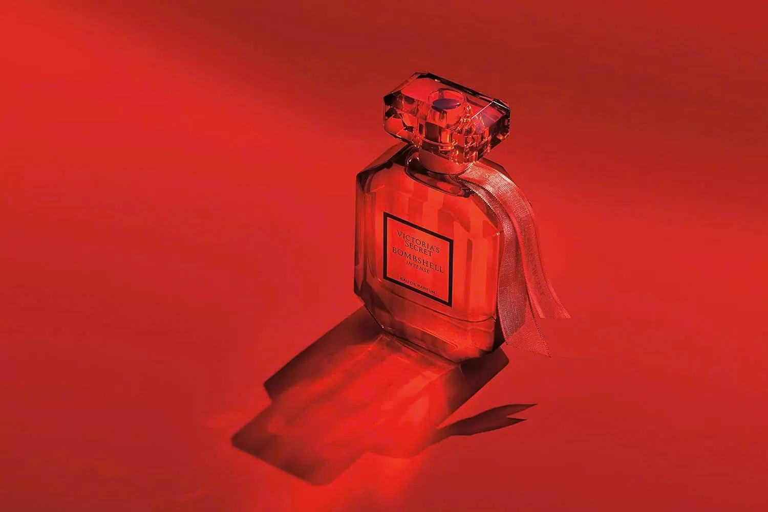 Nước Hoa Victoria's Secret Bombshell Intense EDP 100ml – nước hoa nữ cao cấp, chính hãng với hương thơm nồng nàn, lôi cuốn, giúp bạn tỏa sáng mọi lúc.