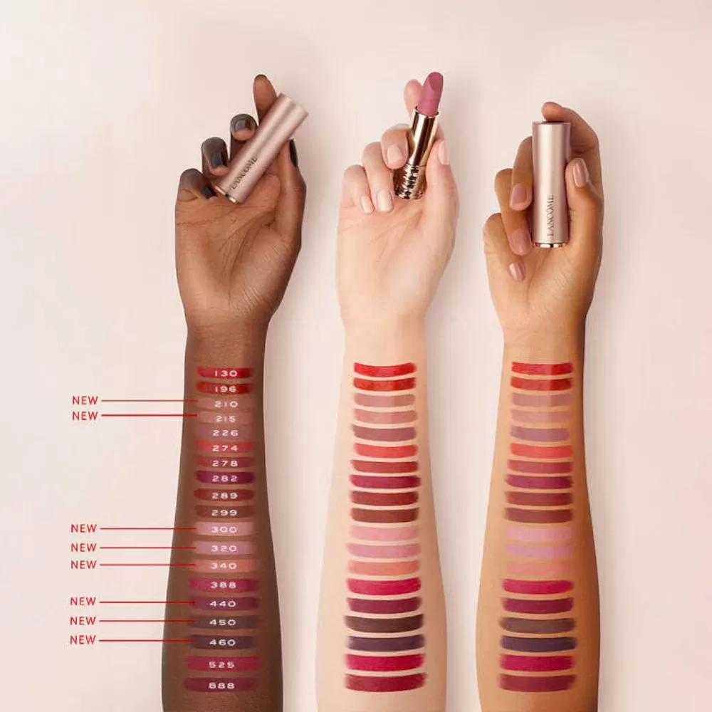 Son môi Lancome Lovers Whispers thuộc dòng Intimatte cao cấp, chất son mịn màng, sắc đỏ quyến rũ, giúp bạn luôn rạng rỡ và tự tin suốt cả ngày.