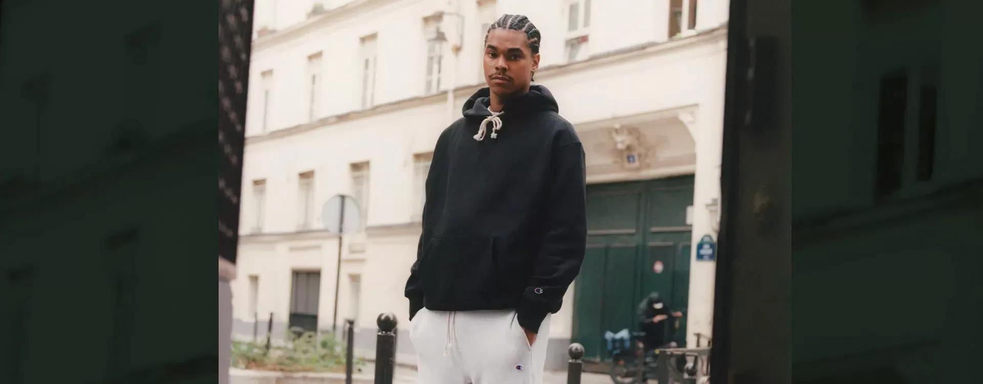 Áo thun nam Champion Big Logo Cotton Jersey T-Shirt xám trắng, phong cách tối giản, tinh tế. Chất vải mềm, co giãn 4 chiều, hoàn hảo cho mọi hoạt động.