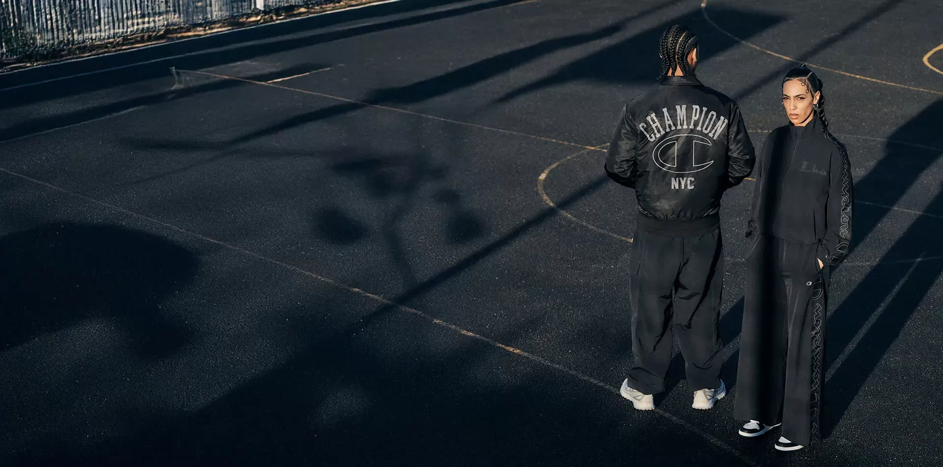 Thể hiện cá tính với áo thun nam Champion Big Logo Cotton Jersey T-Shirt xám đen. Thiết kế basic, dễ phối đồ, phù hợp cả khi đi làm lẫn dạo phố.