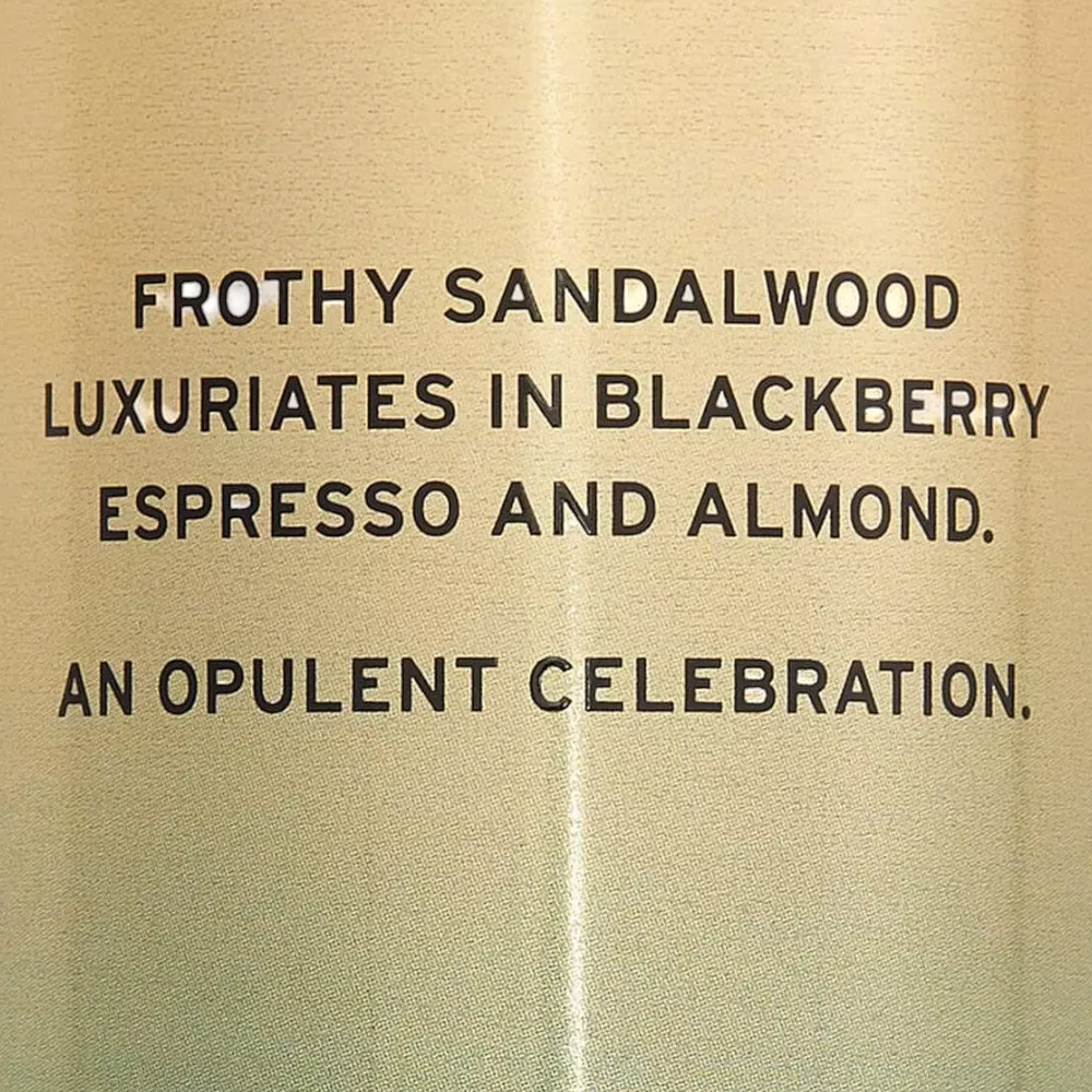 Tận hưởng làn hương sang trọng từ body mist Santal Berry Silk của Victoria's Secret, lựa chọn hoàn hảo cho phụ nữ.