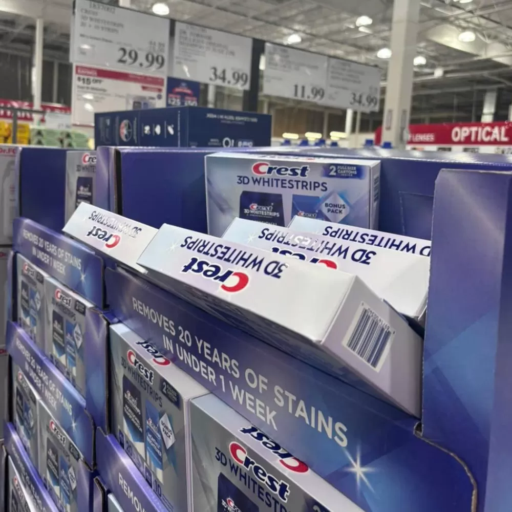 nụ cười trắng bóng sau liệu trình Crest 3D Whitestrips + Monthly Brightener