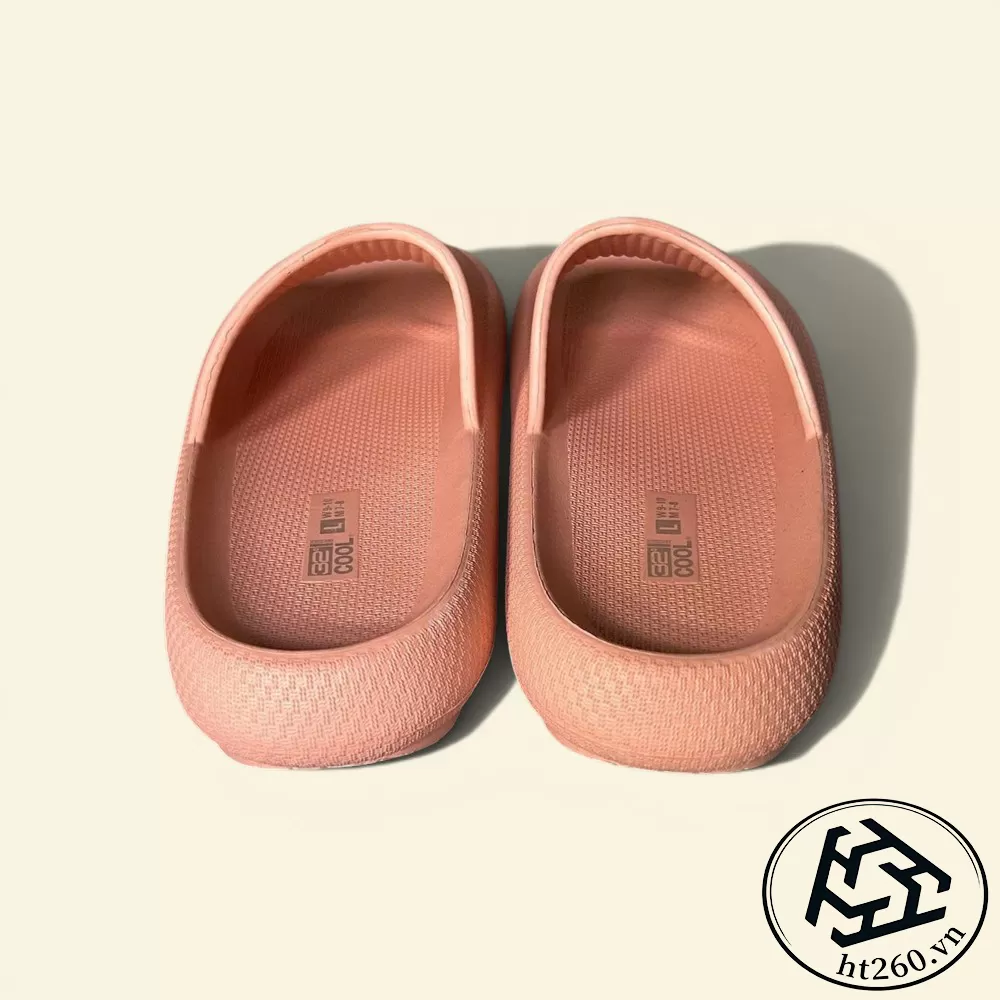 Mùa hè tươi mát với dép nữ 32 Degrees Cool Chunky open toe size M, thiết kế thoáng khí và dễ phối đồ.