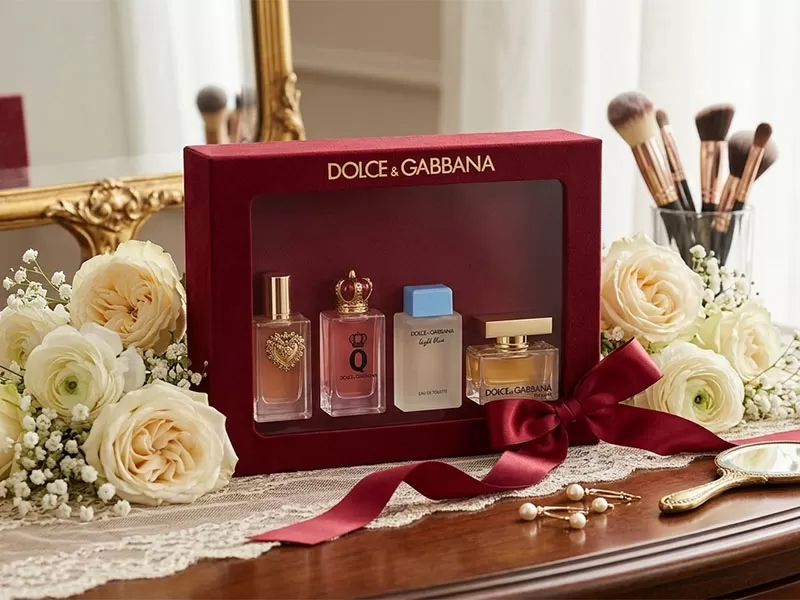 Set quà tặng nước hoa nữ Dolce & Gabbana Miniatures - Sự lựa chọn hoàn hảo cho những ai yêu thích hương thơm quyến rũ và thiết kế độc đáo.