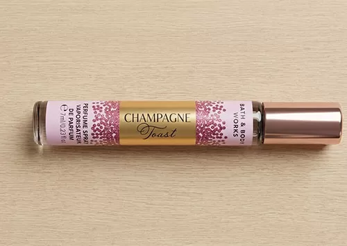 Nước hoa dạng xịt mini Bath & Body Works Champagne Toast - hương thơm quyến rũ d&agrave;nh cho ph&aacute;i đẹp.