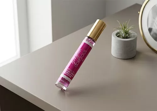 Nước hoa dạng xịt mini Bath & Body Works Gingham Gorgeous gi&uacute;p mang lại hương thơm quyến rũ suốt cả ng&agrave;y d&agrave;i.