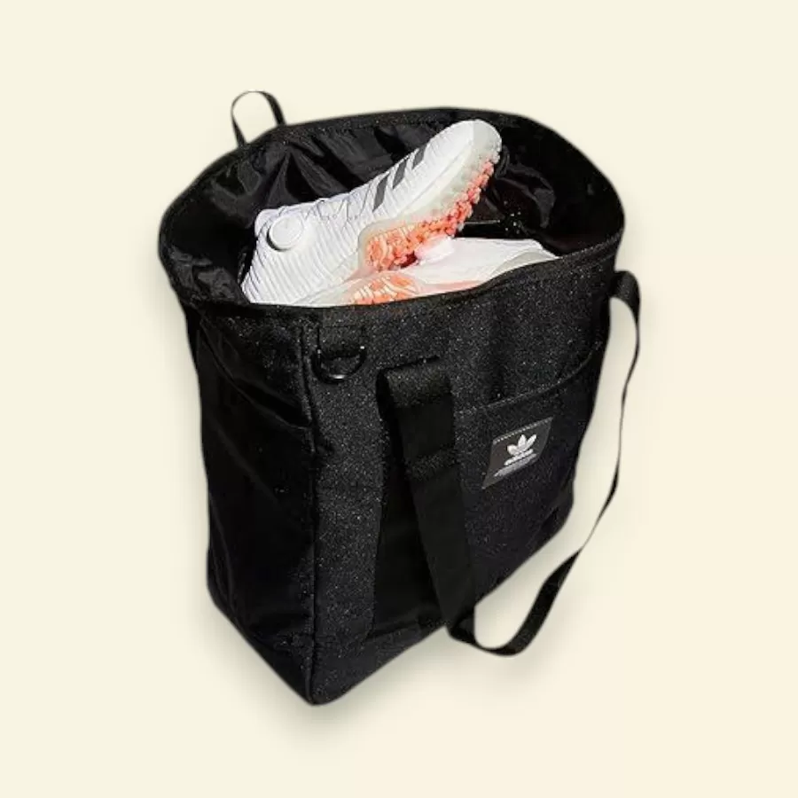 Chuẩn bị đồ dùng cá nhân với túi Tote Adidas màu đen phong cách Originals Sport, lý tưởng cho phòng gym hay dạo phố.