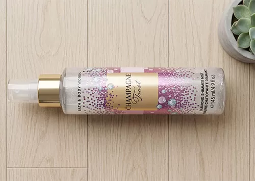 Hương thơm tinh tế từ xịt thơm to&agrave;n th&acirc;n hạt nhũ Bath & Body Works Champagne Toast gi&uacute;p bạn tỏa s&aacute;ng trong mọi ho&agrave;n cảnh.