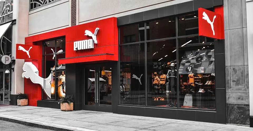 Áo thun nam Puma Essential JR size M màu xám, phong cách đơn giản, dễ phối đồ. Áo thun Puma chính hãng, chất liệu mềm mại, cực kỳ thoải mái!