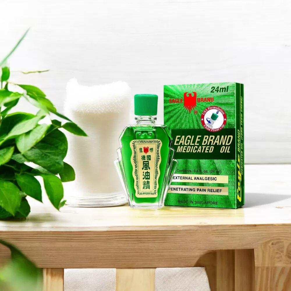 Dầu Gió Xanh Con Ó Singapore Eagle Brand Medicated Oil
