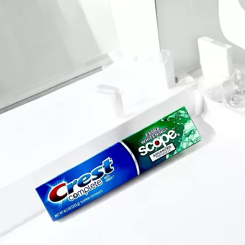 Kem đánh răng Crest Complete Extra Whitening Scope