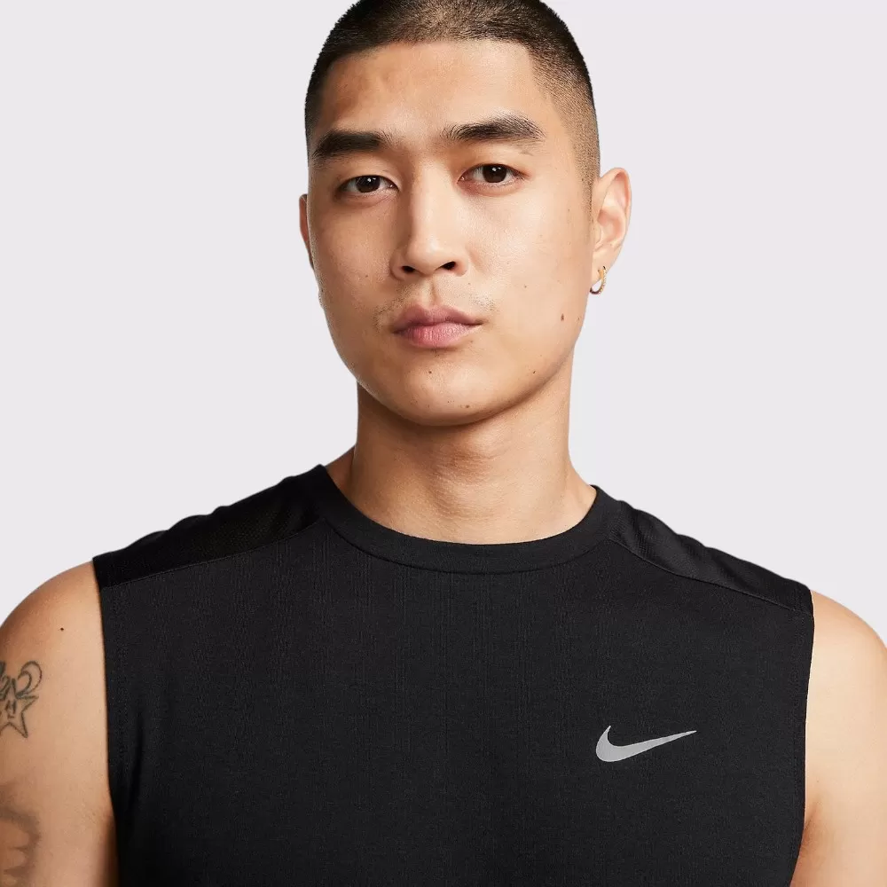 Áo Thun Nam Nike Dri-FIT Run Division Rise 365 | Đen | Size M