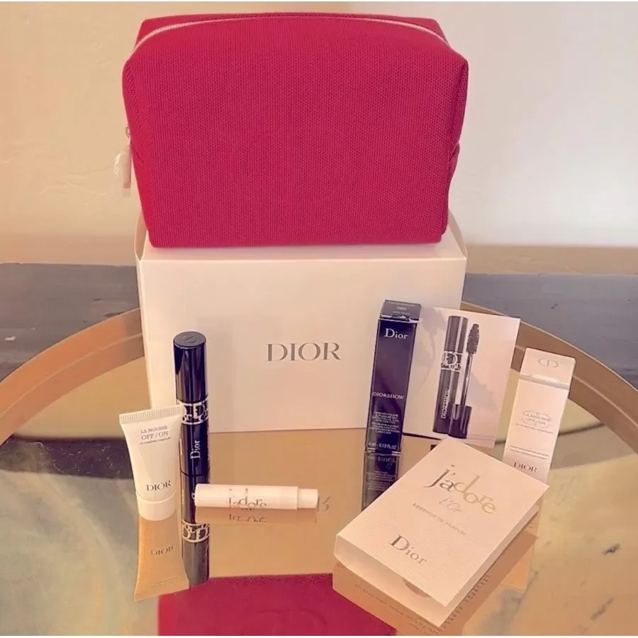 Set Dior Dior 4 Piece Skincare Set + Cosmetic Bag
