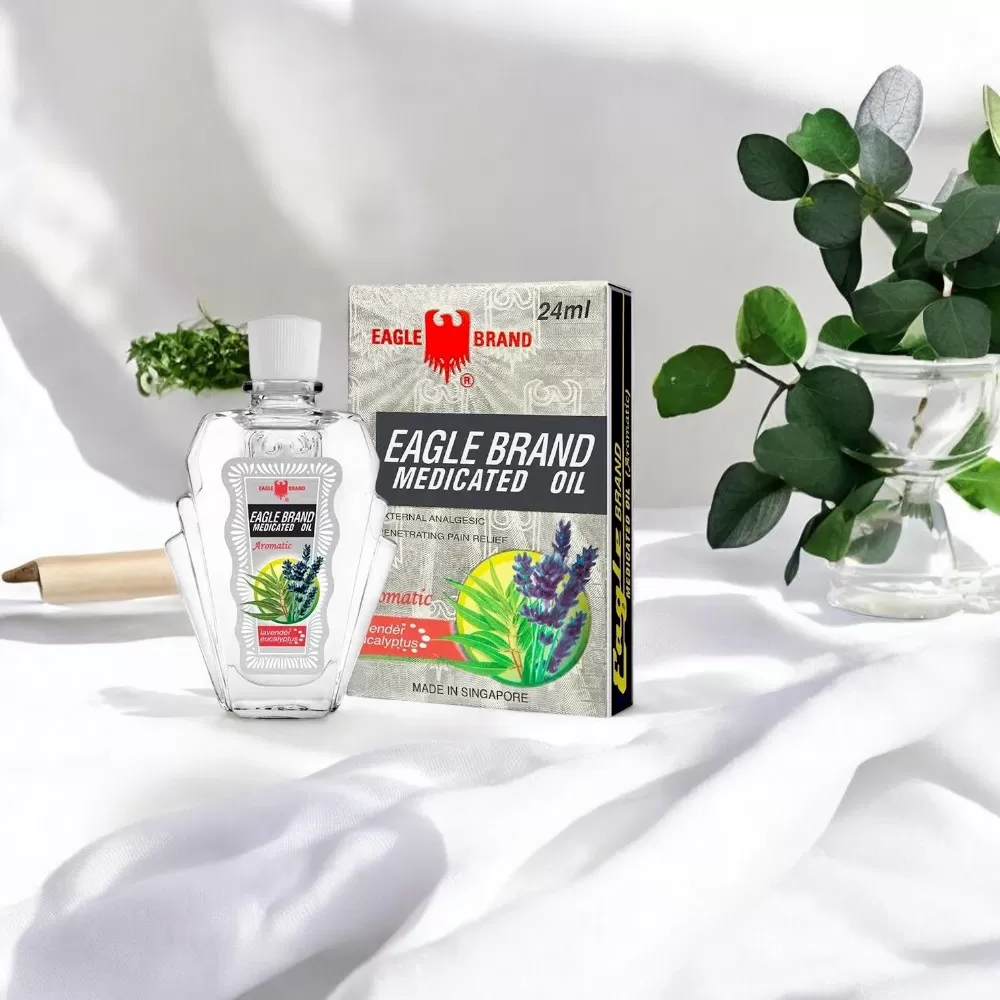 Dầu gió trắng Con Ó Singapore Eagle Brand Medicated Oil Lavender 24ml